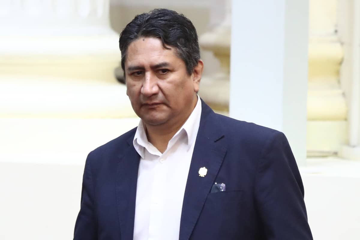 Vladimir Cerrón empieza a dar órdenes a nuevo jefe de Estado