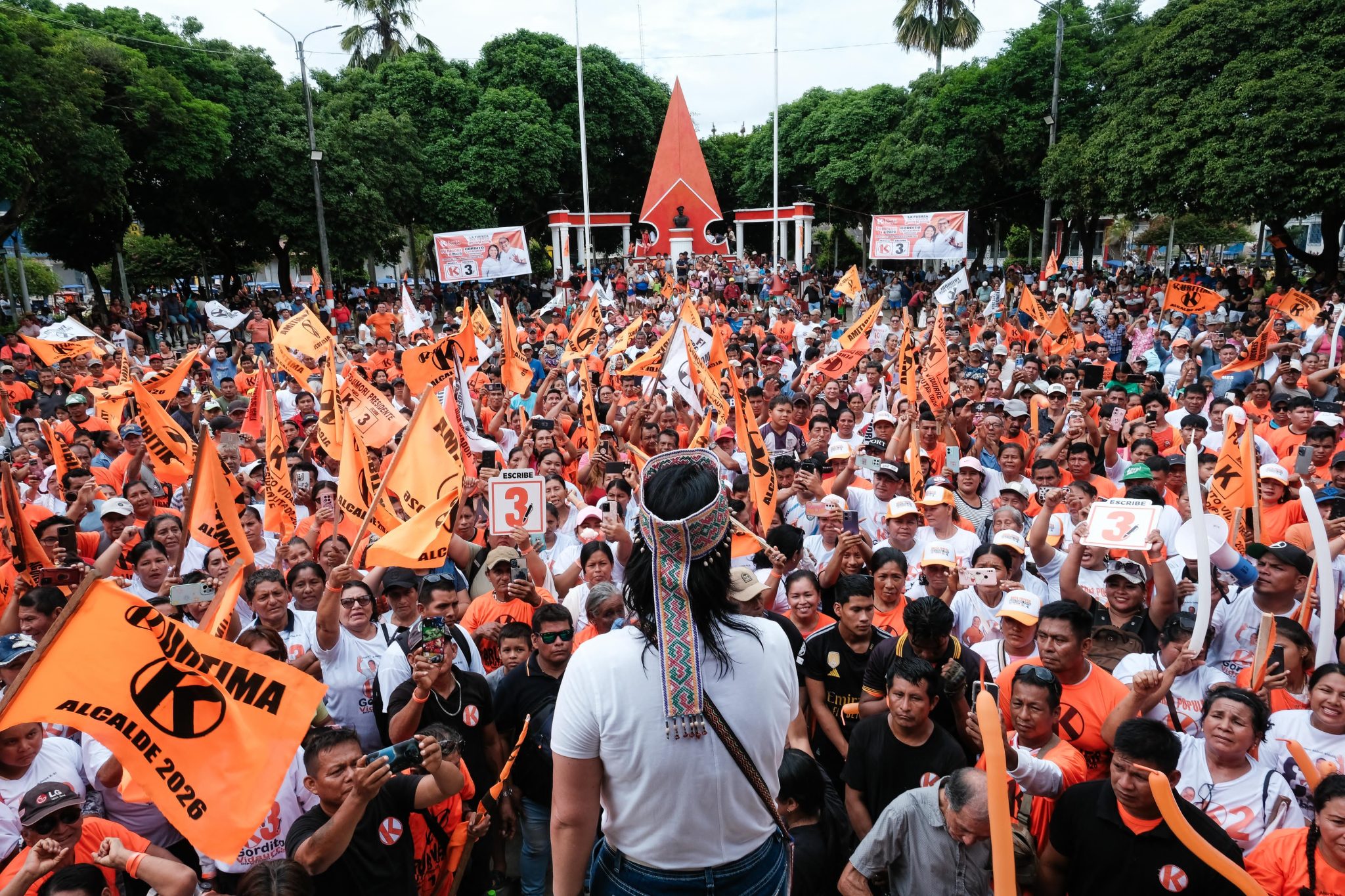 Keiko promete reforzar la seguridad y programas Beca 18 y Pensión 65