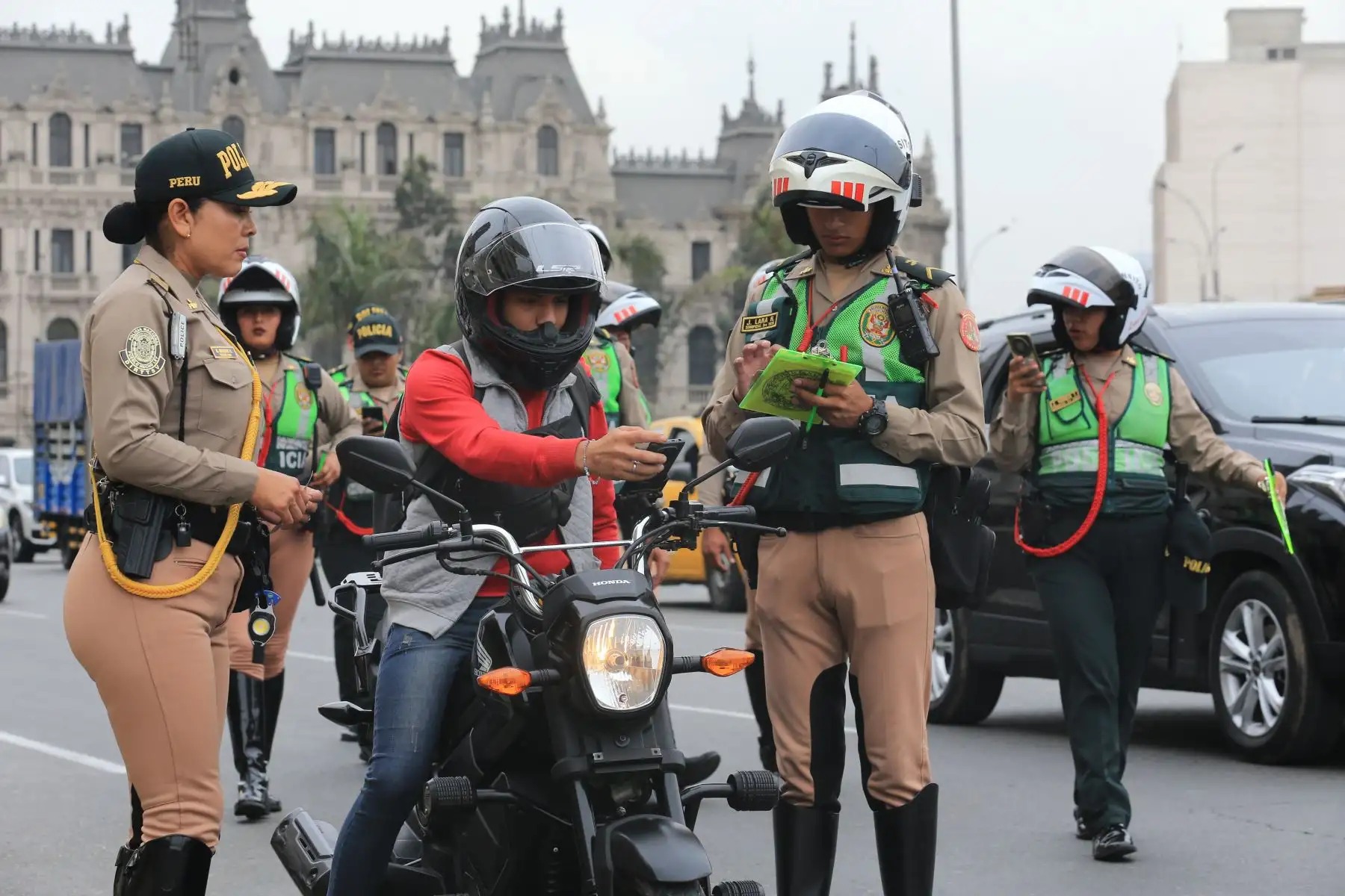 Pagan S/16 por hora para bono adicional a policías