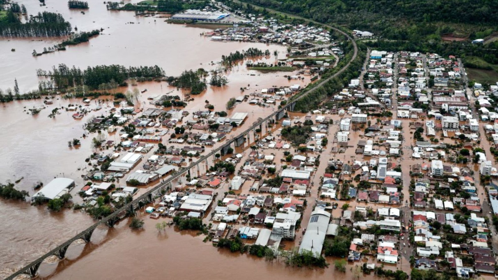 Lluvias récord en Brasil dejan al menos 28 muertos