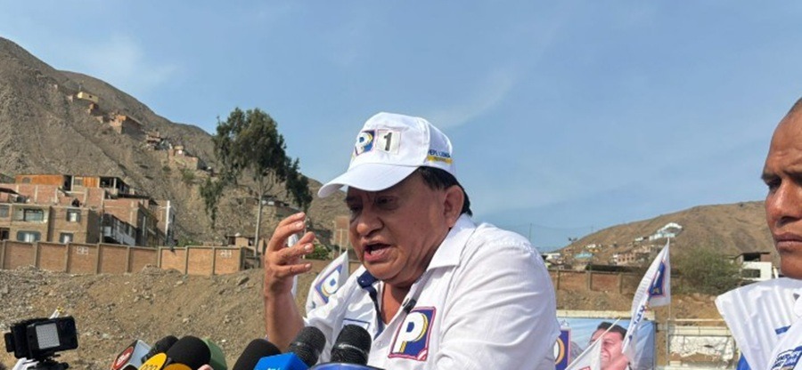 Luna Gálvez anuncia pensión digna y seguro médico para mototaxistas