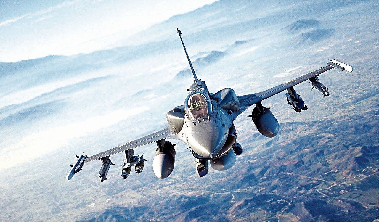 Transfieren millones para compra de 24 aviones caza