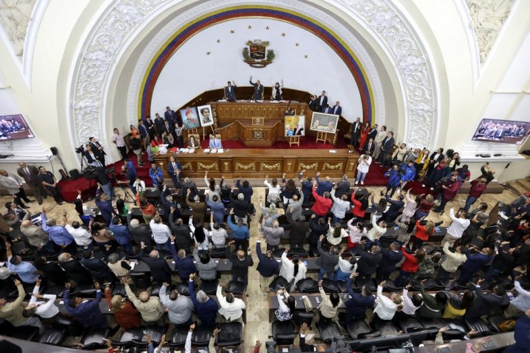 Venezuela: Parlamento aplaza aprobación de ley de amnistía