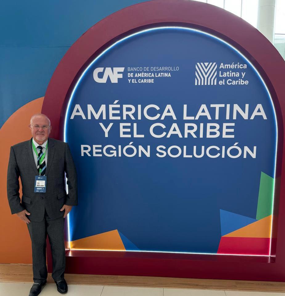 Perú compartió la exitosa experiencia de Techo Propio Surcano en Foro Económico Internacional celebrado en Panamá