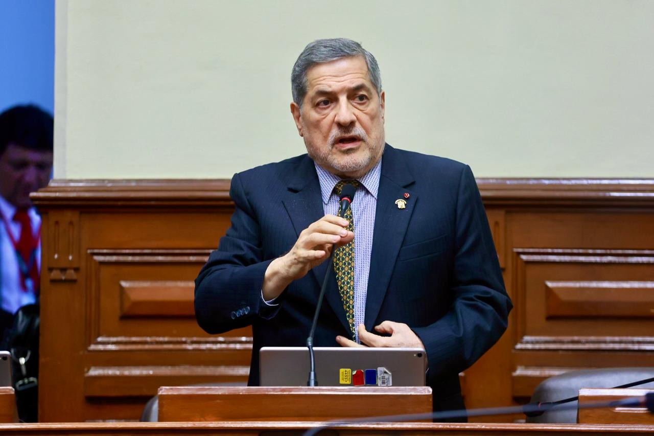 Alva fue traicionada por su propia bancada