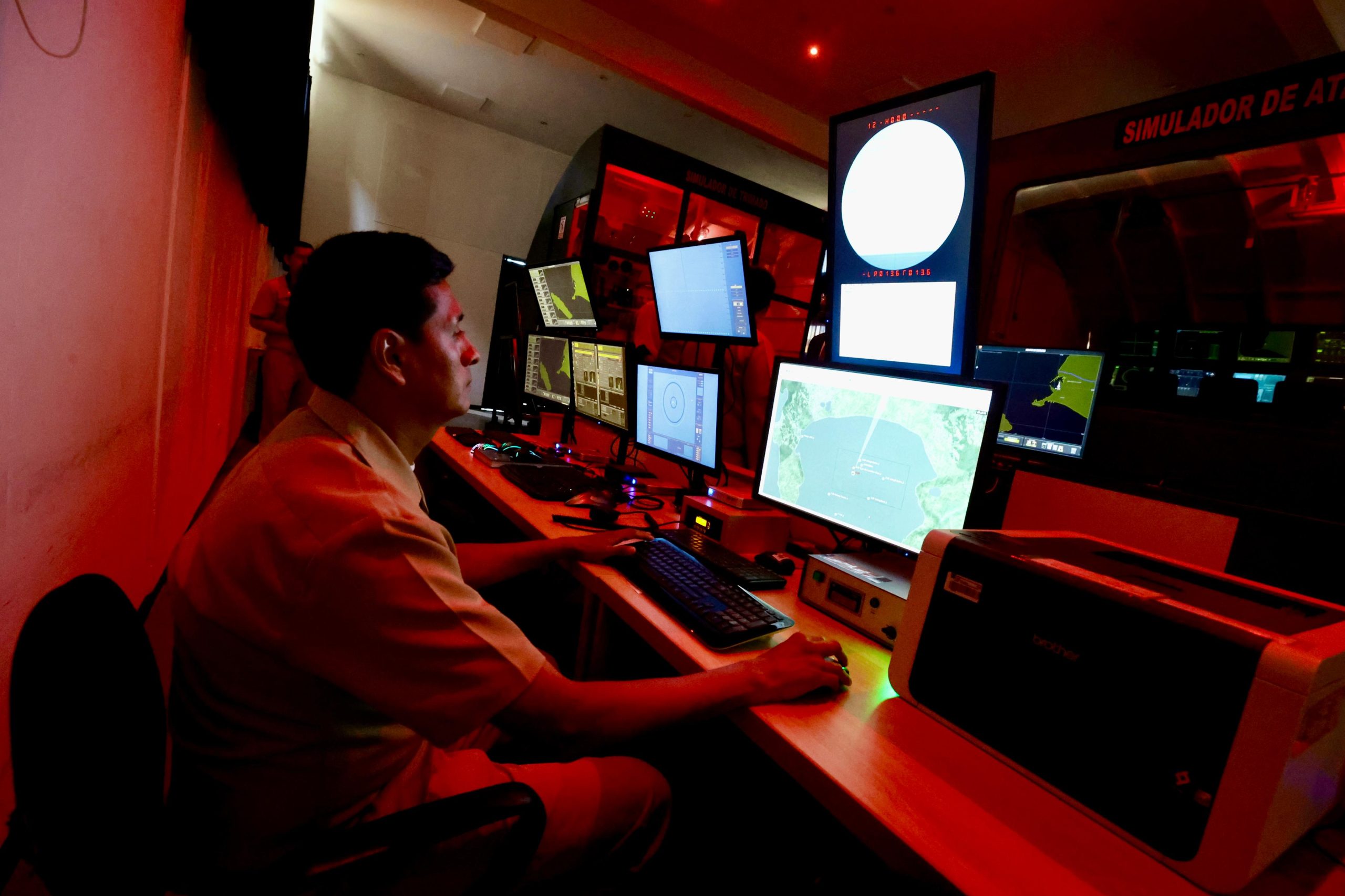 Marina de Guerra potenciará entrenamiento táctico de submarinos con moderno simulador sonar de flanco