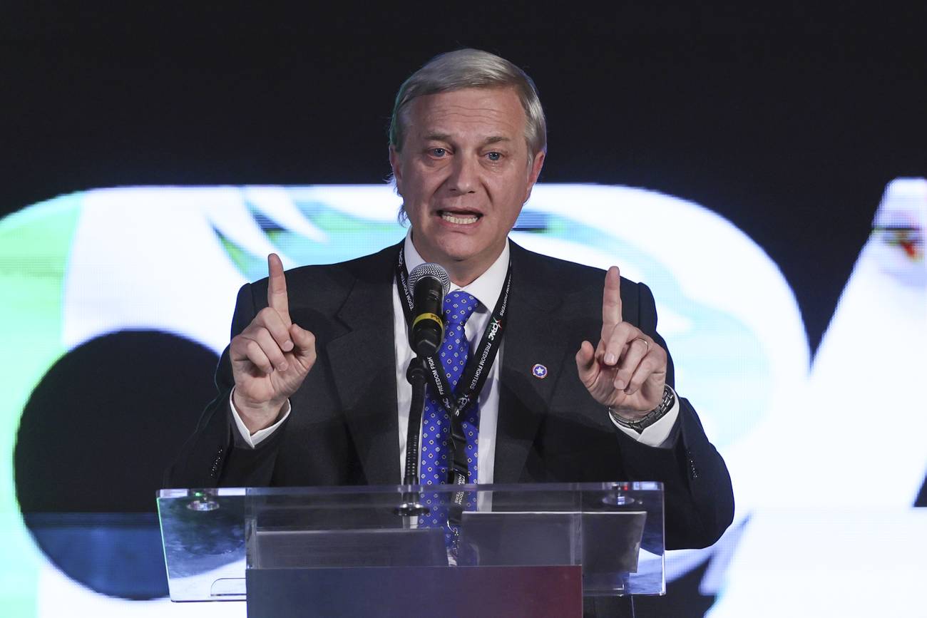 José Antonio Kast asume la presidencia de Chile tras ganar elecciones con 56% de votos