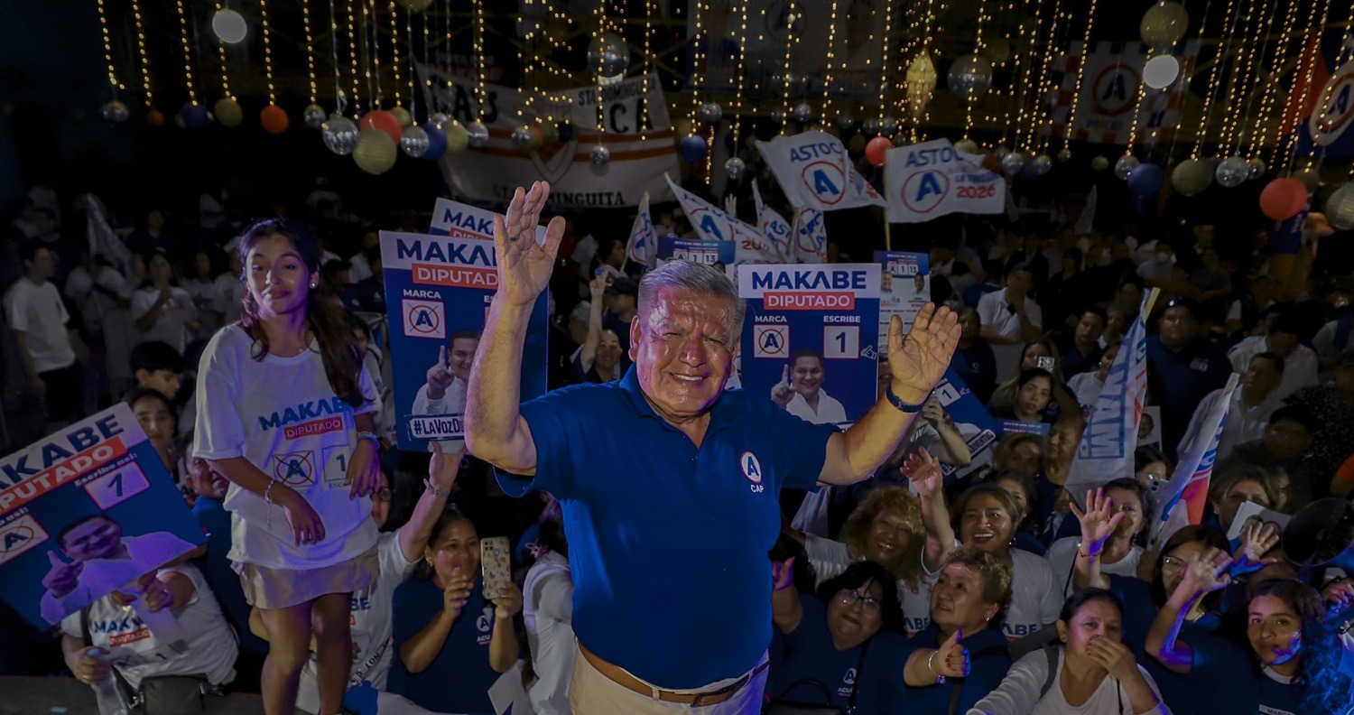 Candidato César Acuña propone revolución en la educación superior y entrega de útiles escolares para estudiantes de inicial y primaria