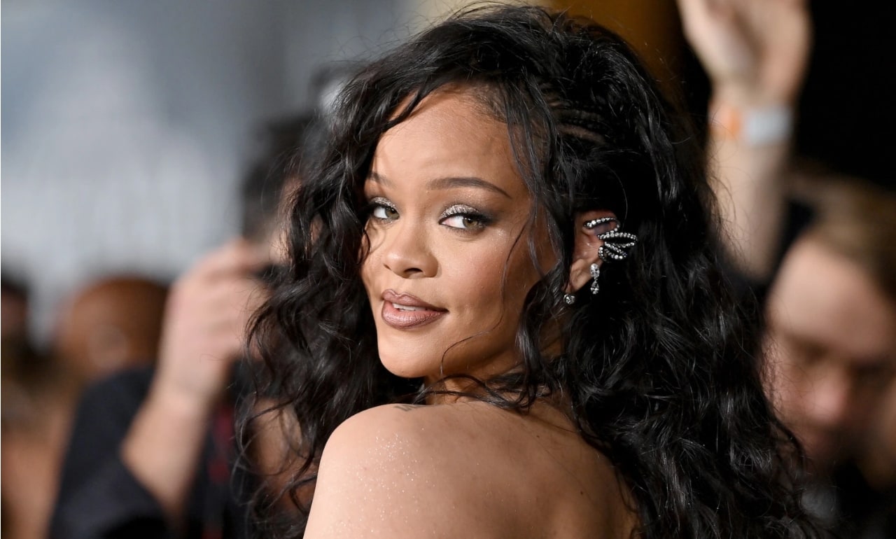 Detienen a mujer tras disparos contra casa de Rihanna