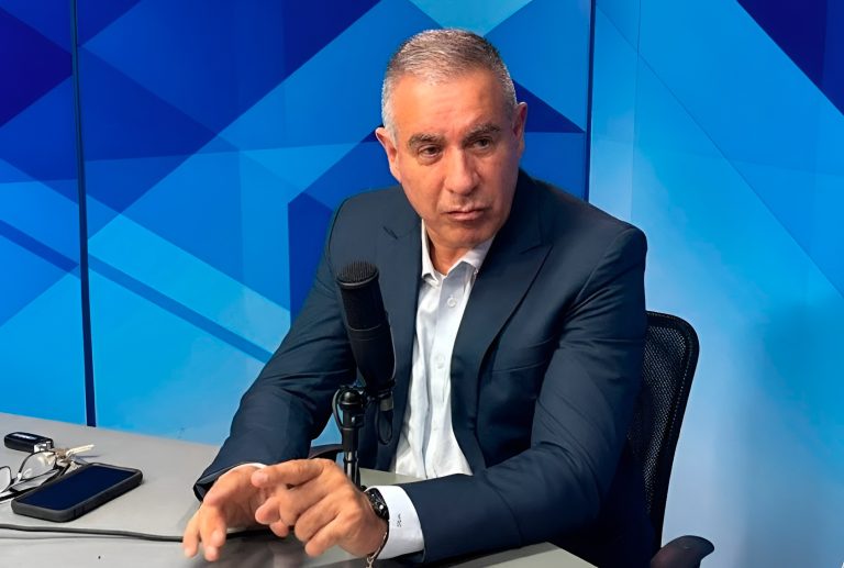 “Inflan a Wolfgang Grozo para restarle votos a Rafael López Aliaga”