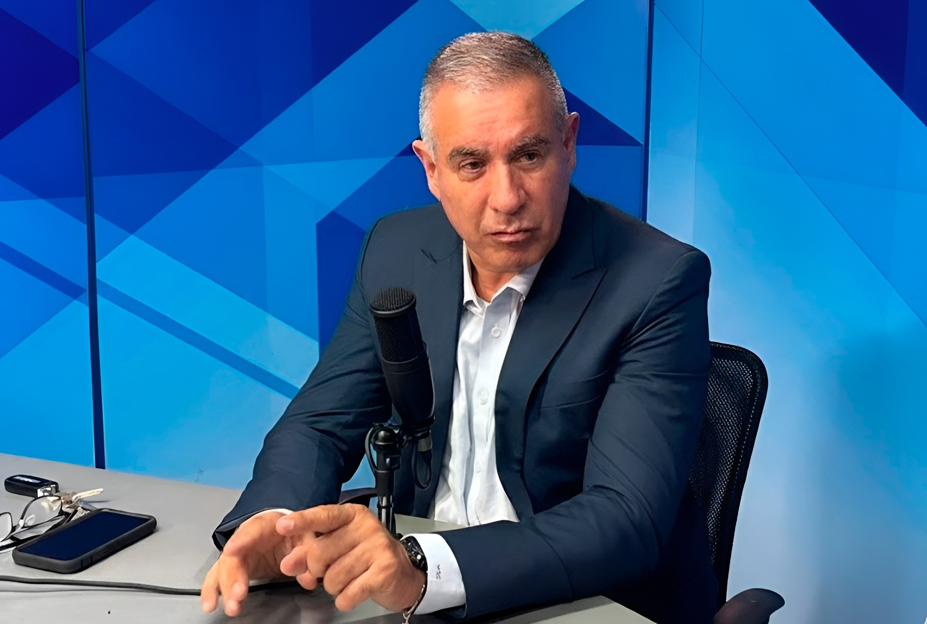 “Inflan a Wolfgang Grozo para restarle votos a Rafael López Aliaga”