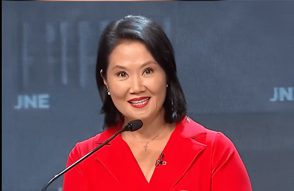 Keiko Fujimori destruye a Pérez Tello por sus nexos con la izquierda