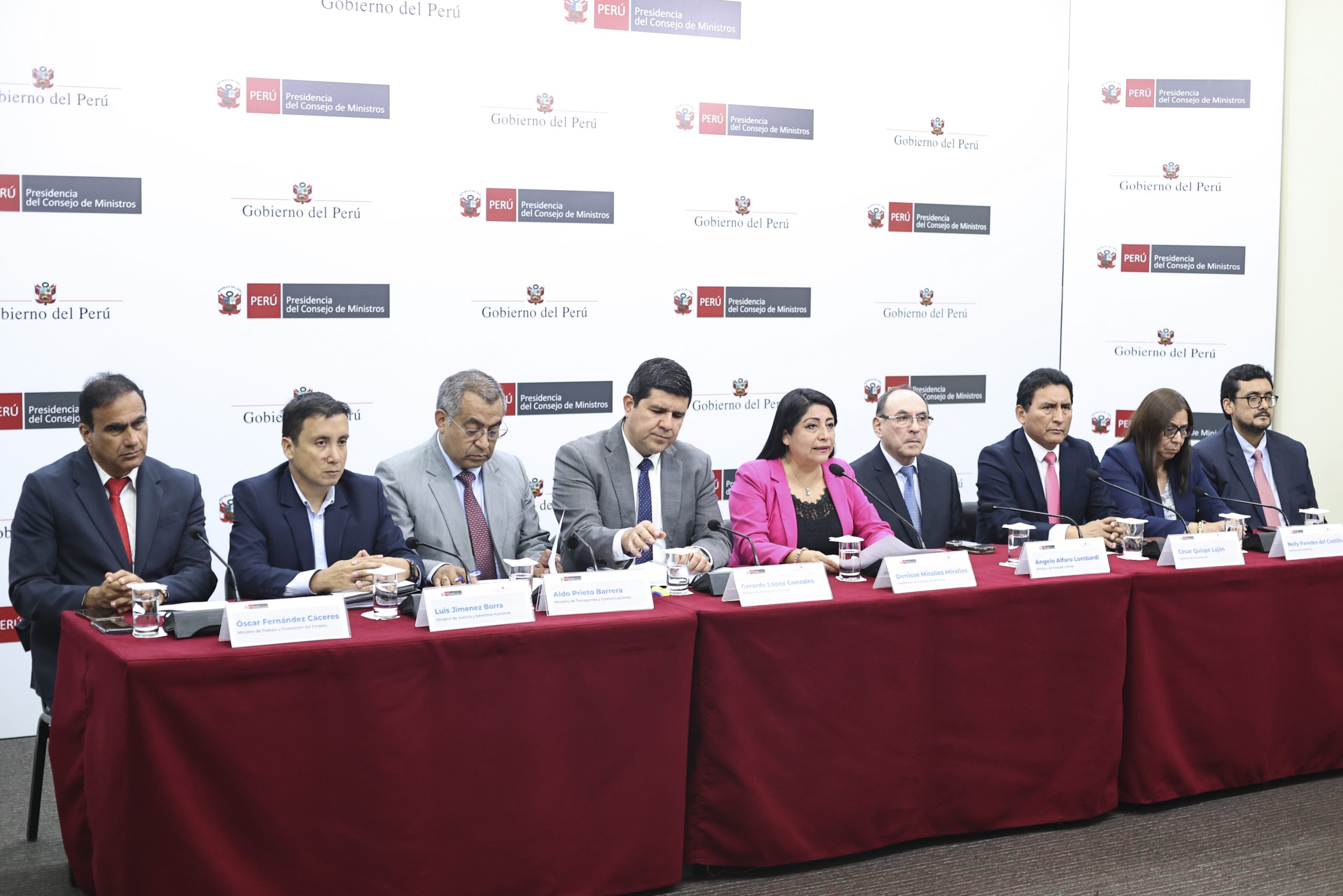 Premier anuncia teletrabajo y clases virtuales en Lima y Callao por crisis de combustible