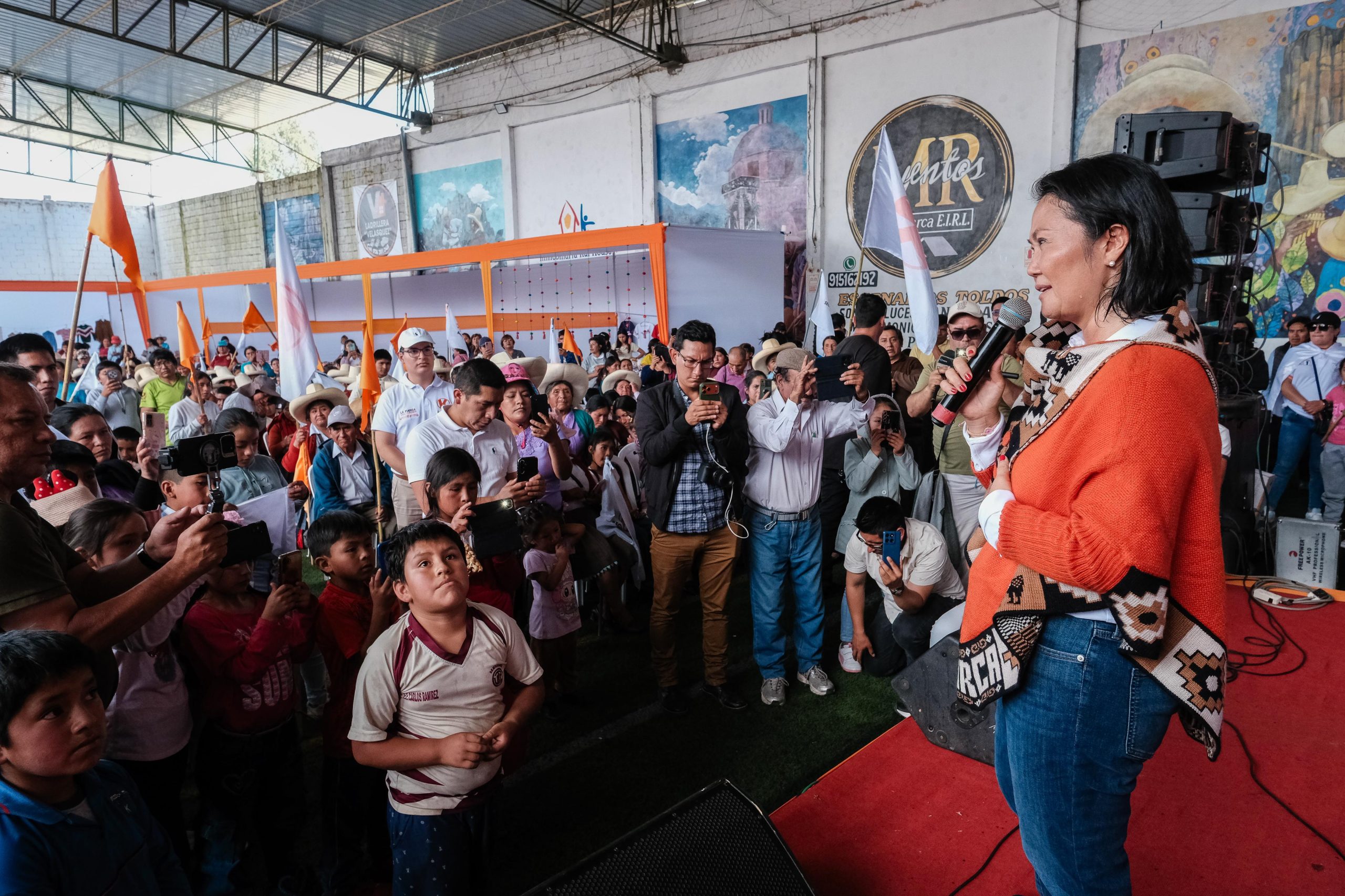 Keiko cuadra al gobierno por su inacción ante la crisis del gas natural