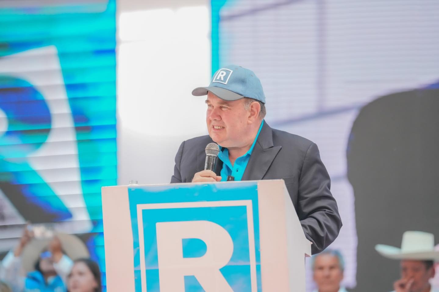 López Aliaga encabeza masivo mitin en el Callao