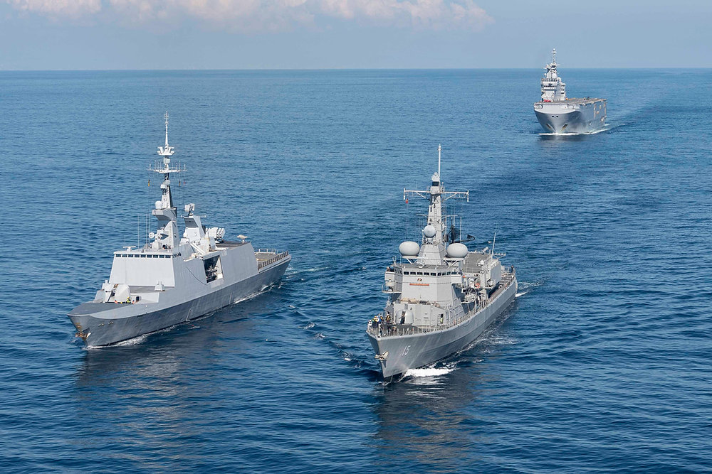 Francia despliega buques de guerra