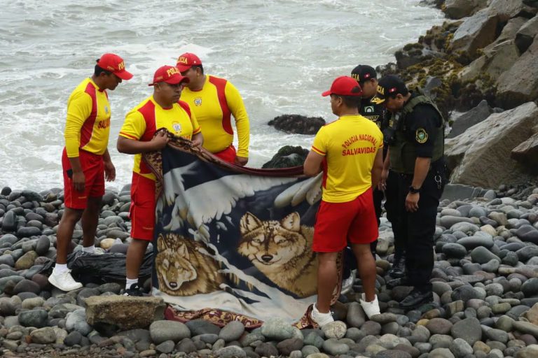 Hallan sin vida a joven en la playa Waikiki