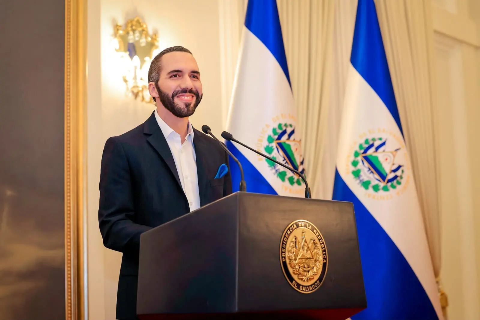 Bukele alcanza el 94% de aprobación