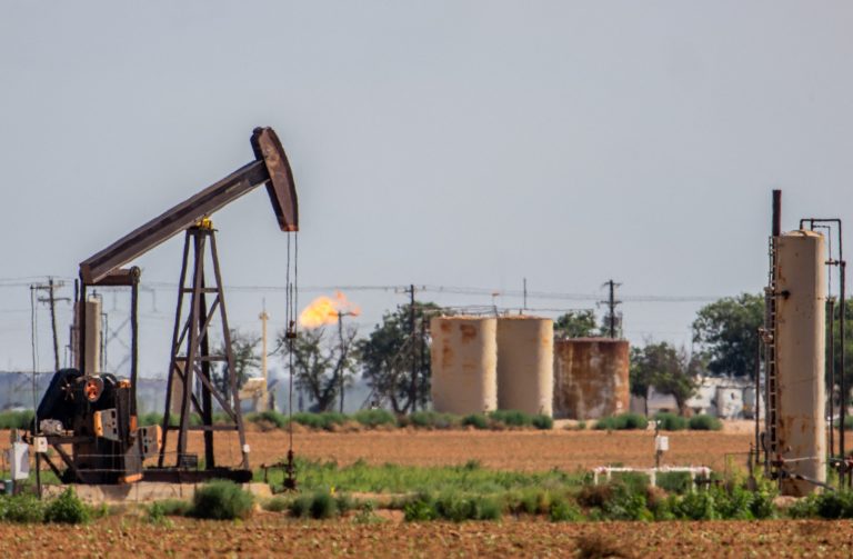 Precio de petróleo supera los USD 100 el barril