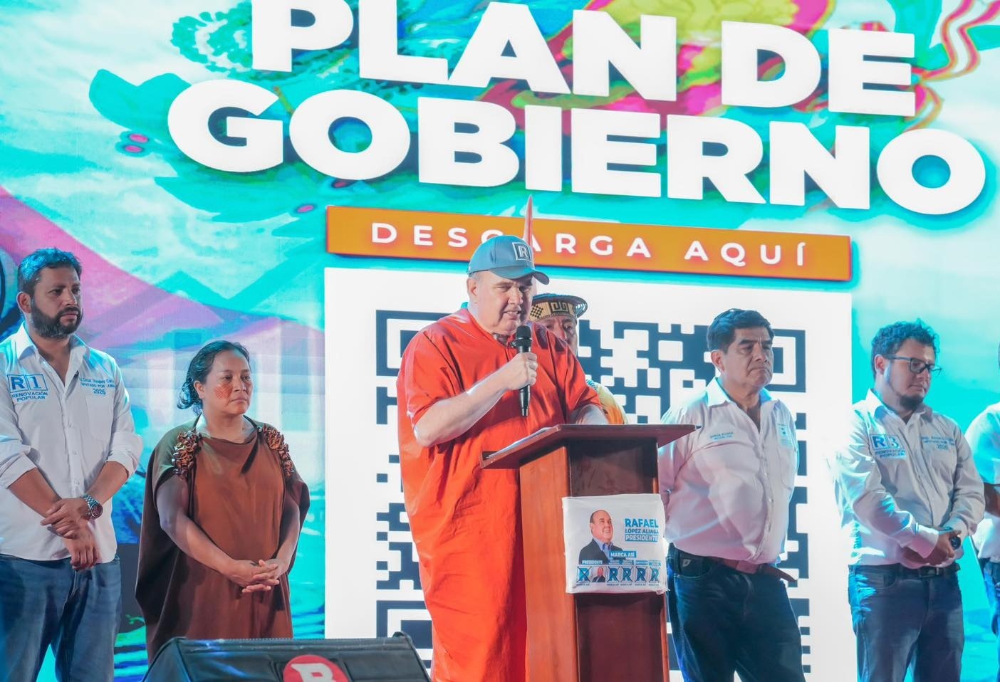 López Aliaga ofrece sueldo mínimo para soldados y modernización tecnológica de las FF. AA.