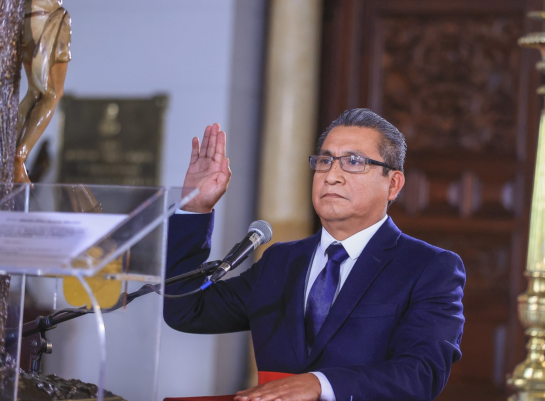 Waldir Ayasta asume el Ministerio de Energía y Minas