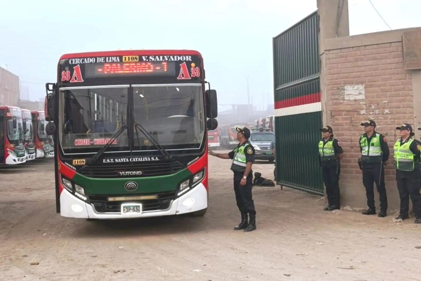 PNP destina a 400 agentes para que resguarden buses