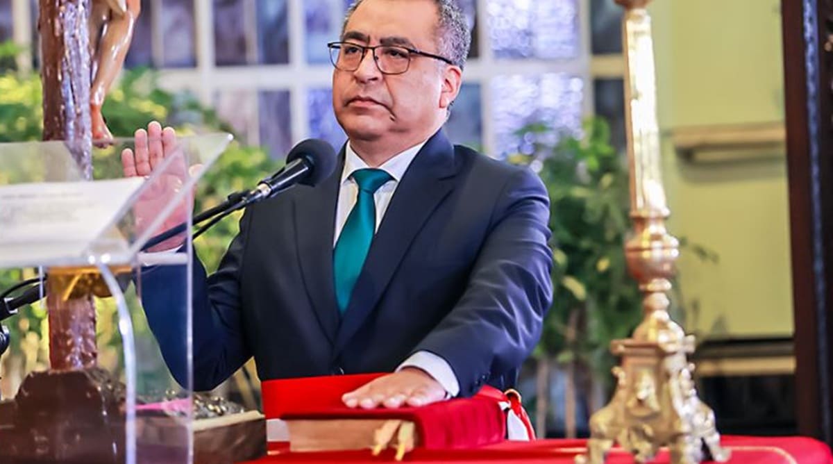 Congreso interpela a ministro Aldo Prieto por proyectos viales clave