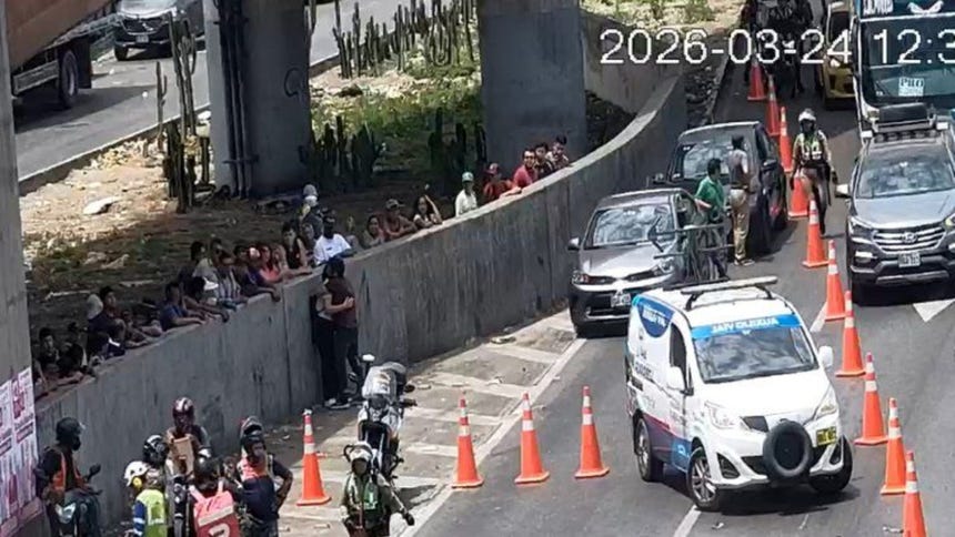 Efectivo policial pierde la vida tras ser arrollado por un camión