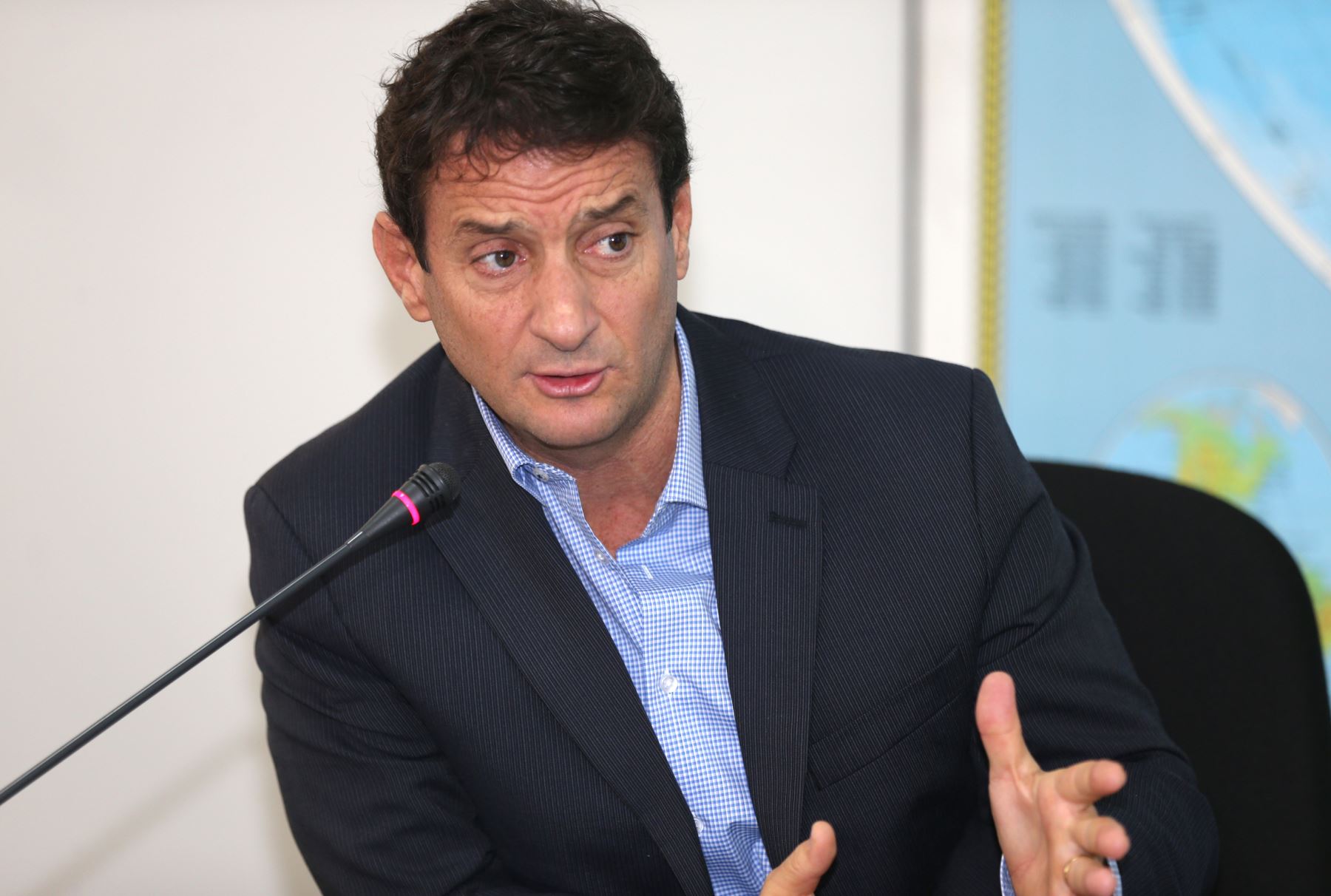 Reggiardo afirma que Fujimori y López Aliaga pasarían a segunda vuelta electoral