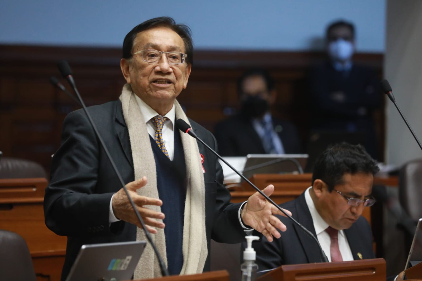 Presidente del Perú cuestiona expulsión de migrantes en Chile