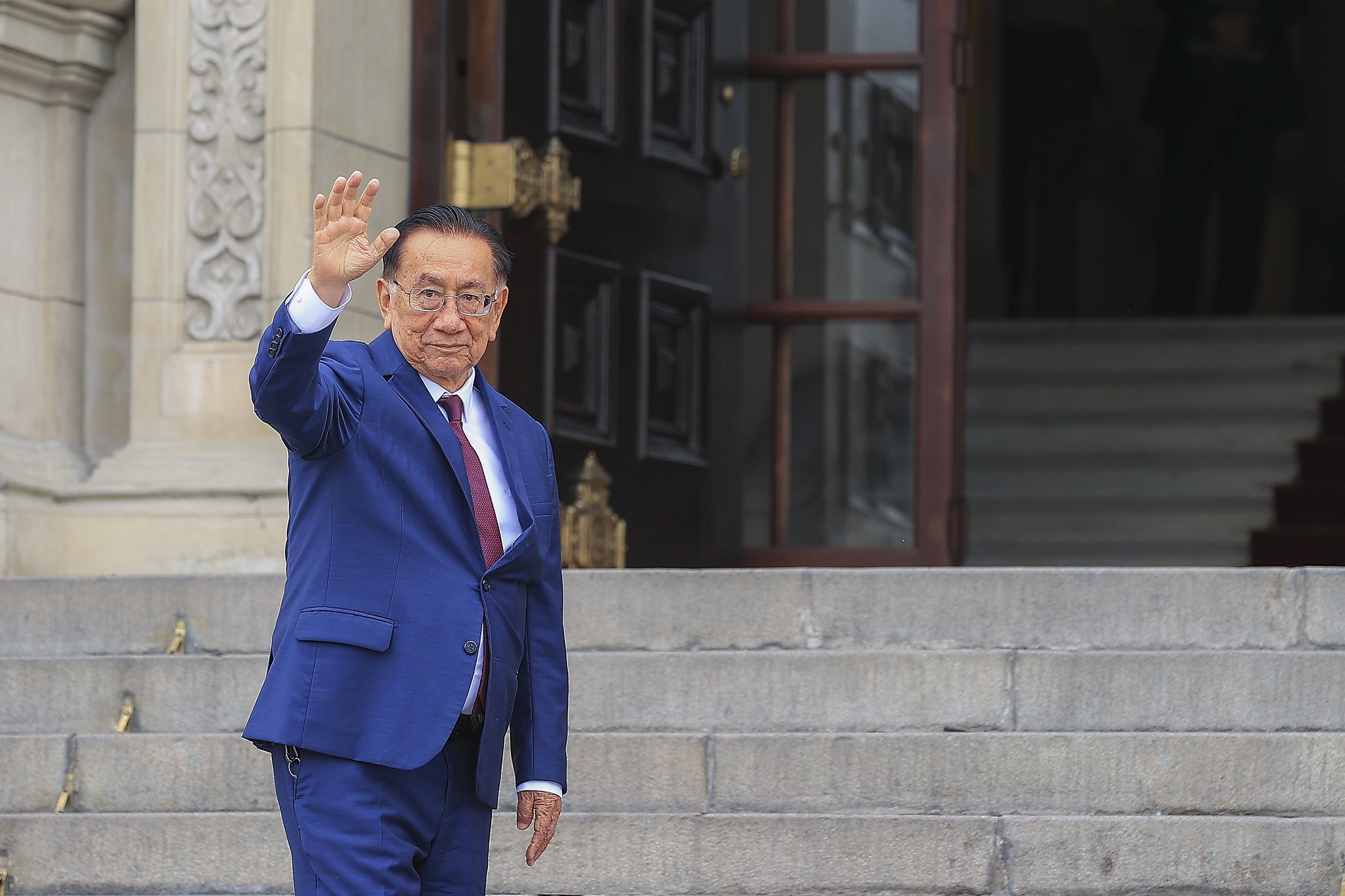 Balcázar niega adquisición de F-16 y desmiente versiones sobre compra