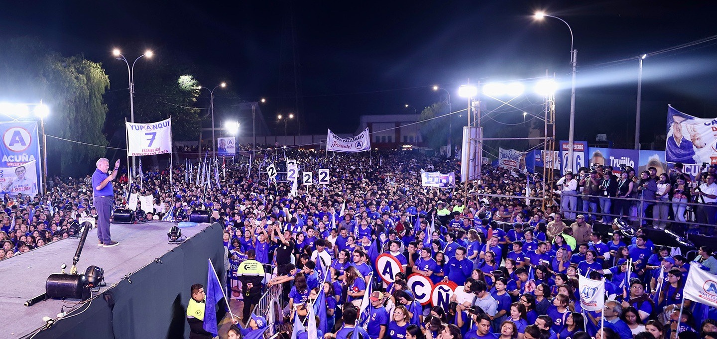 Mar humano acompañó a César Acuña en su cierre de campaña electoral en Trujillo