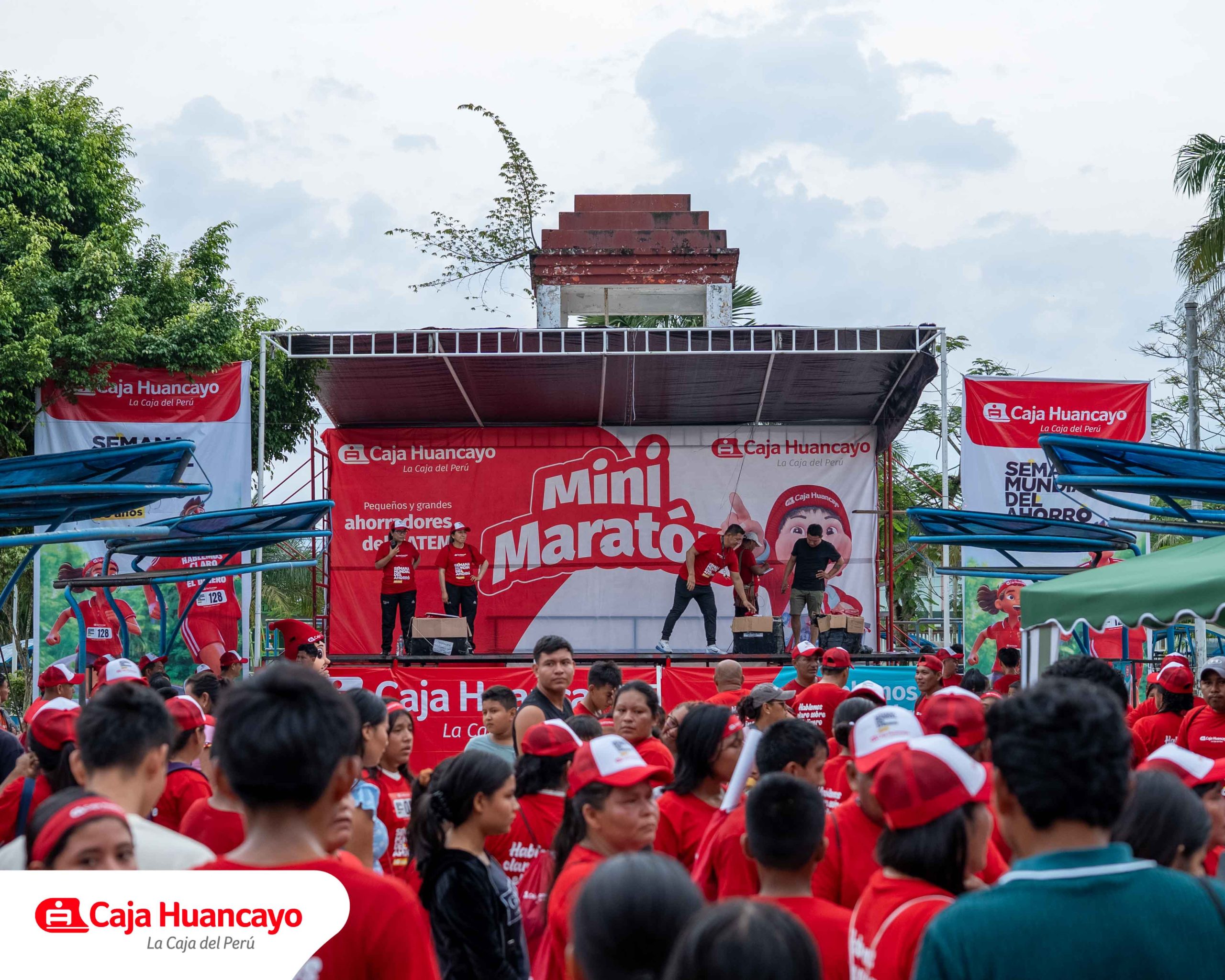 Caja Huancayo impulsa la cultura del ahorro e inclusión financiera con minimaratón por la semana mundial del ahorro en el Datém del Marañon