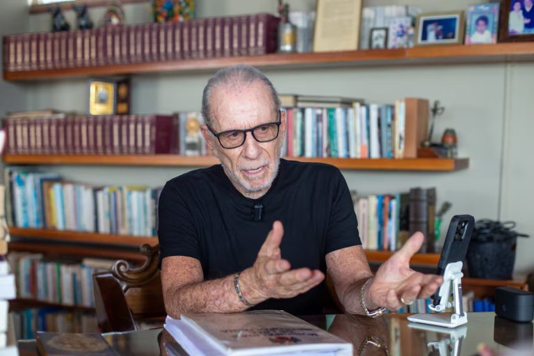 Ricardo Belmont no aclara cómo financia su campaña