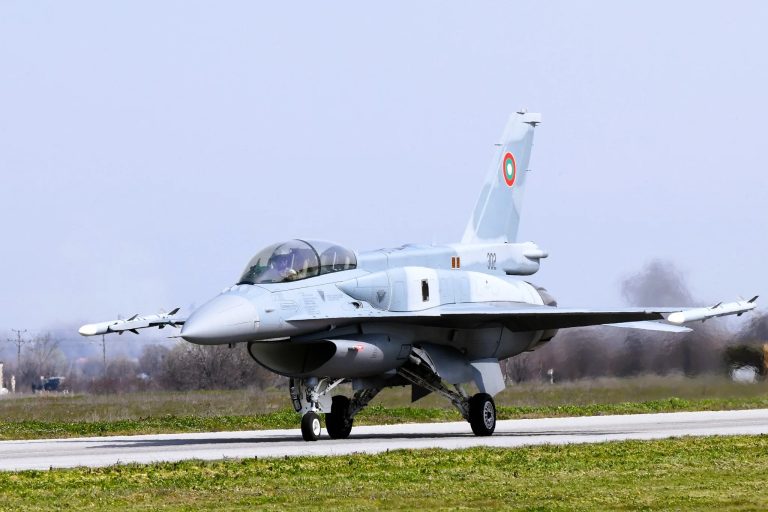Así es el poder bélico de los cazas F-16 Block 70