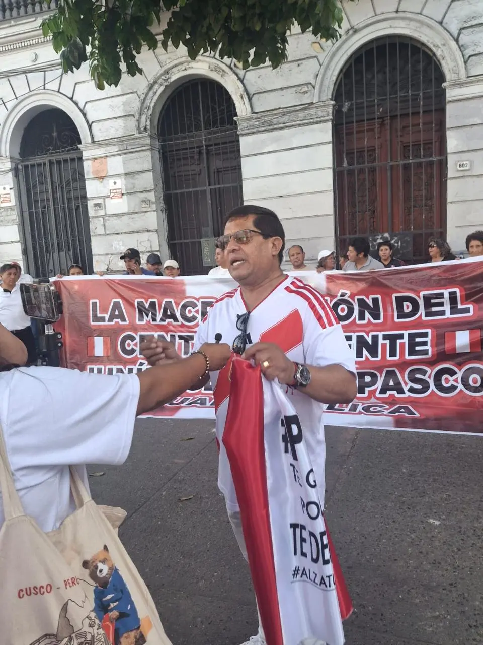 Jorge Solís: No solo debe renunciar el destructor de la democracia Corvetto