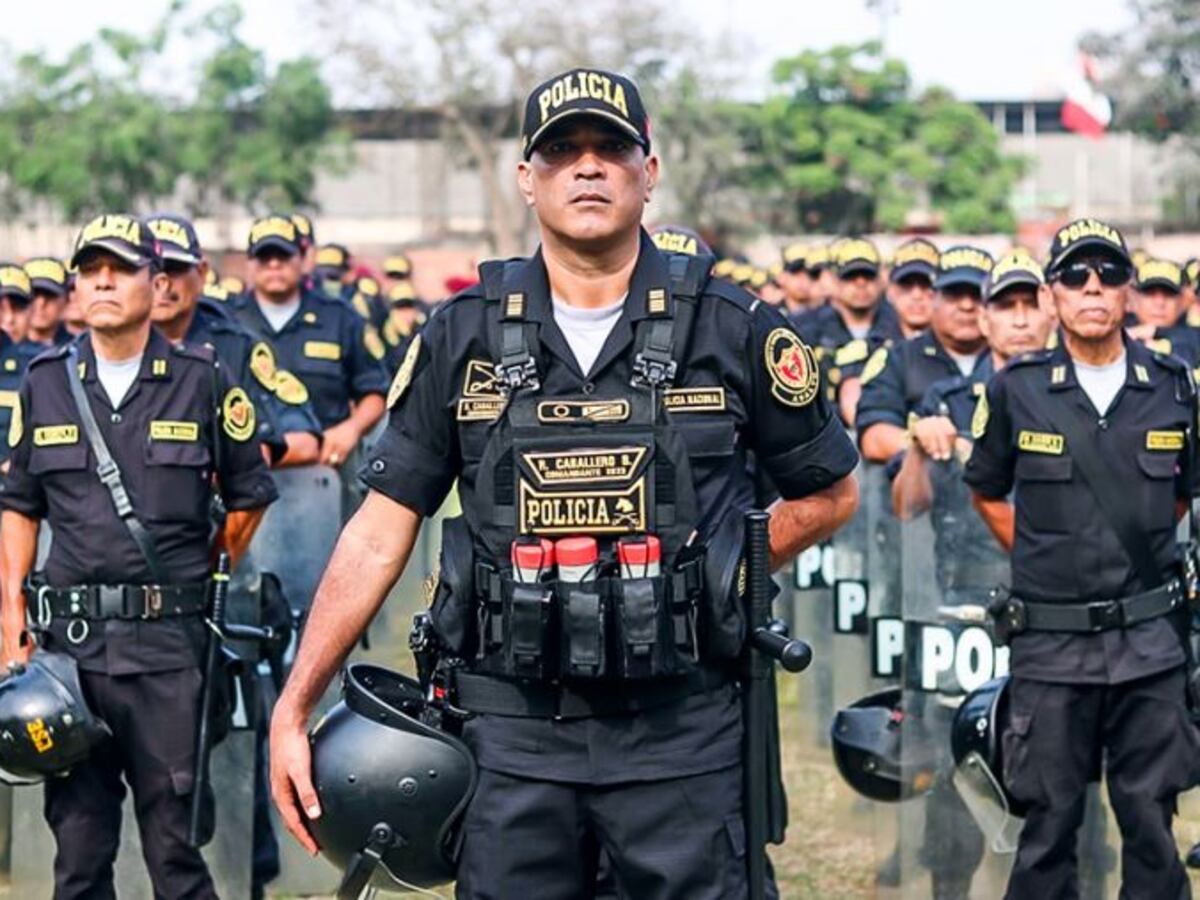 Alerta: buscarían bajarse compra de pistolas para la PNP