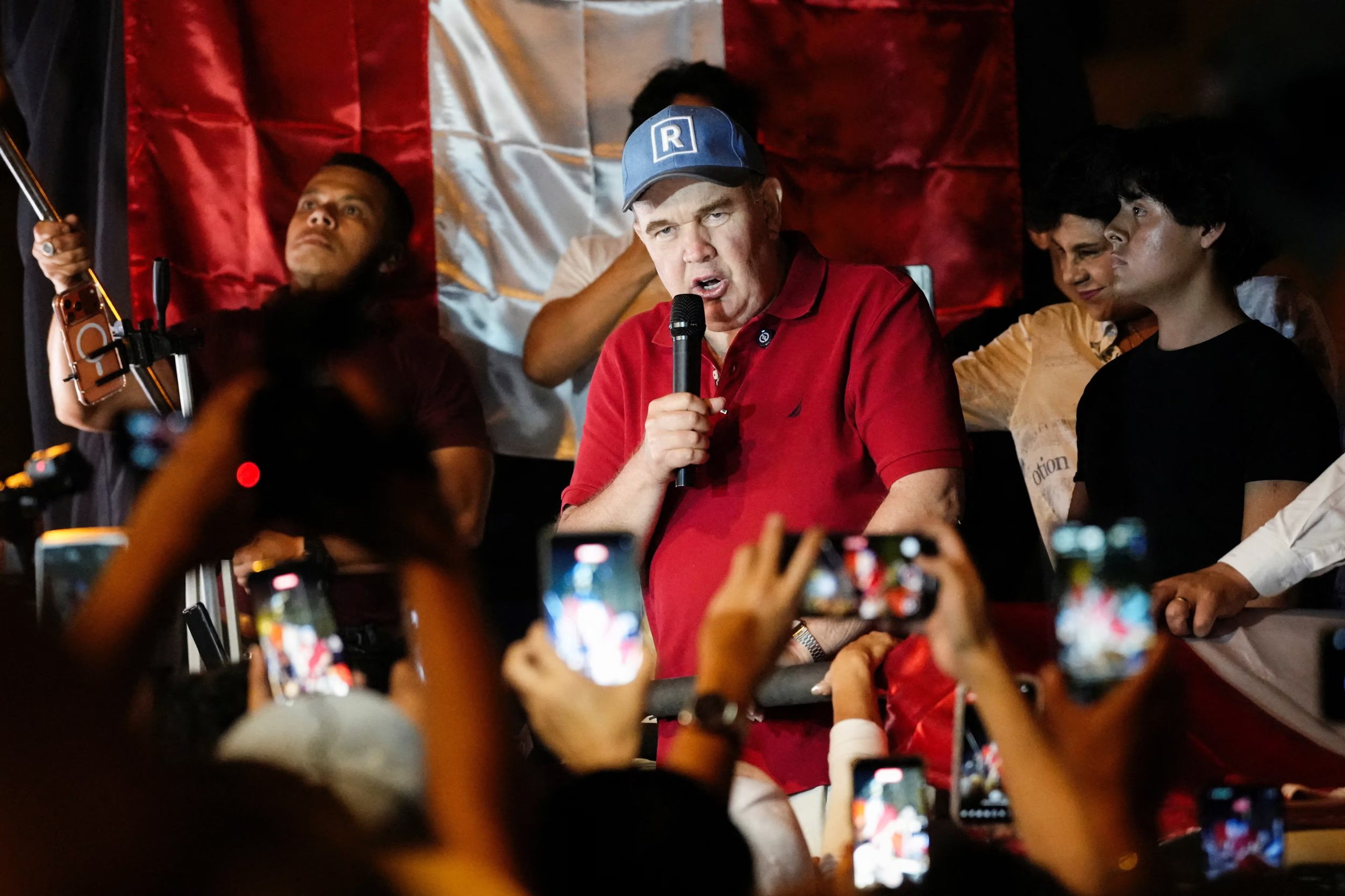 López Aliaga solicita al JNE frenar resultados por sabotaje de ONPE