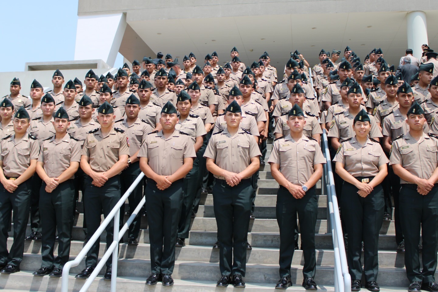 Fecha límite de MEF para que policías ingresen expediente y cobren el 2%