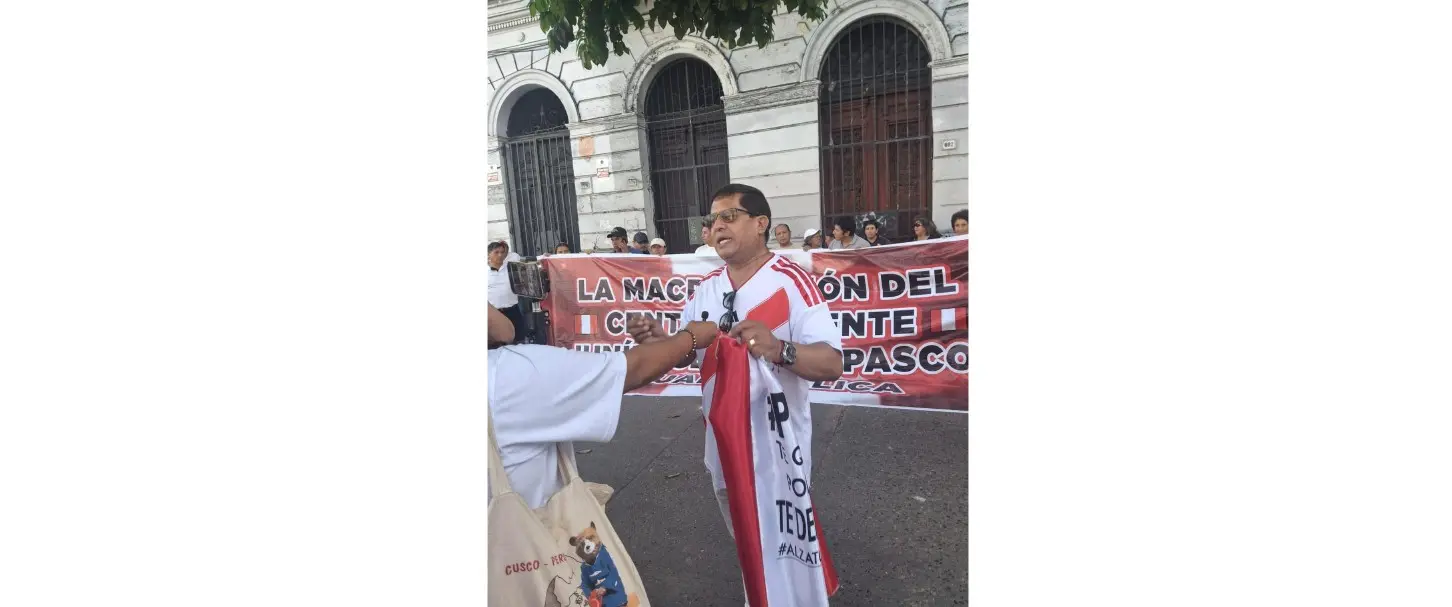 Jorge Solís: No solo debe renunciar el destructor de la democracia Piero Corvetto