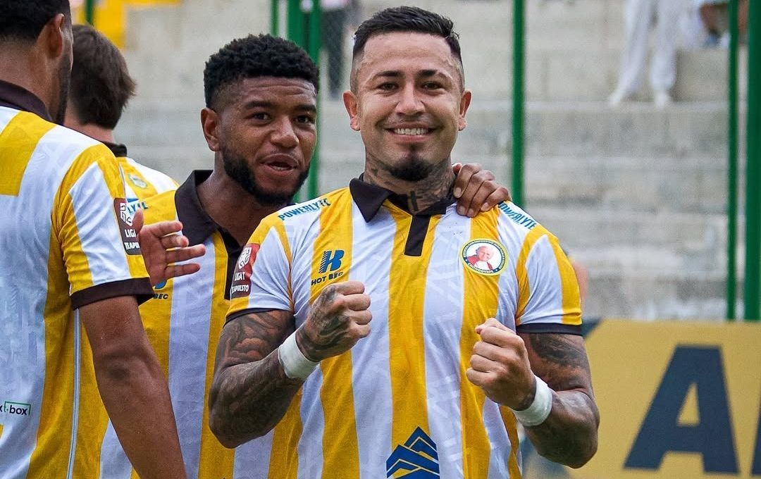 Juan Pablo II ganó por 2-1 ante UTC