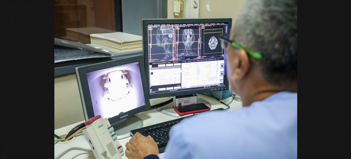 Hospital Rebagliati de EsSalud se consolida como líder absoluto en investigación científica en el Perú