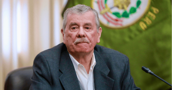 Condenan a Fernando Rospigliosi a 9 meses de prisión suspendida por difamación