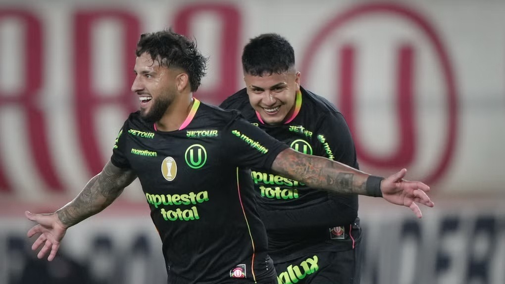 Universitario goleó 4-1 a Garcilaso
