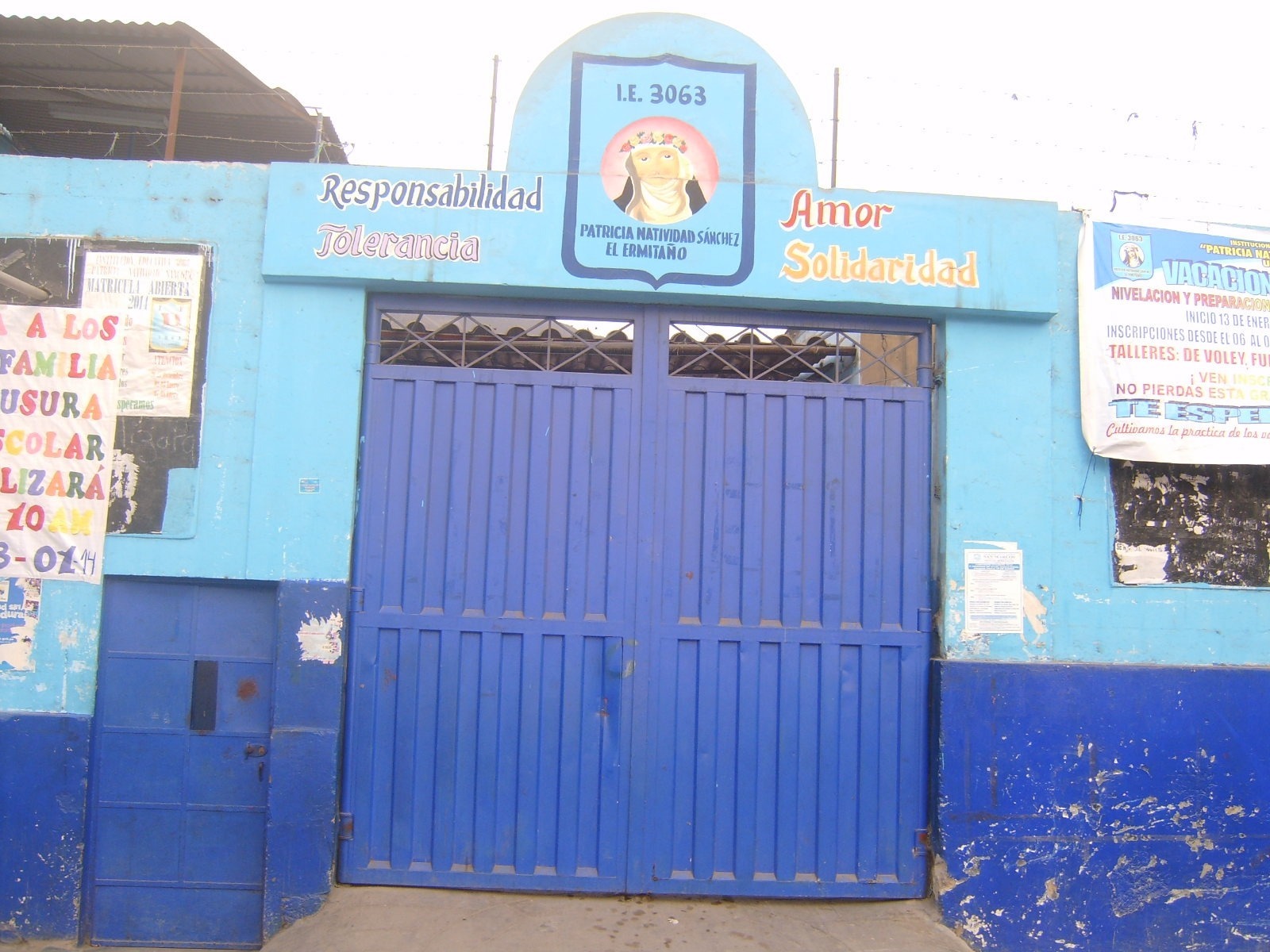 Delincuentes en moto  balean a cuatro escolares