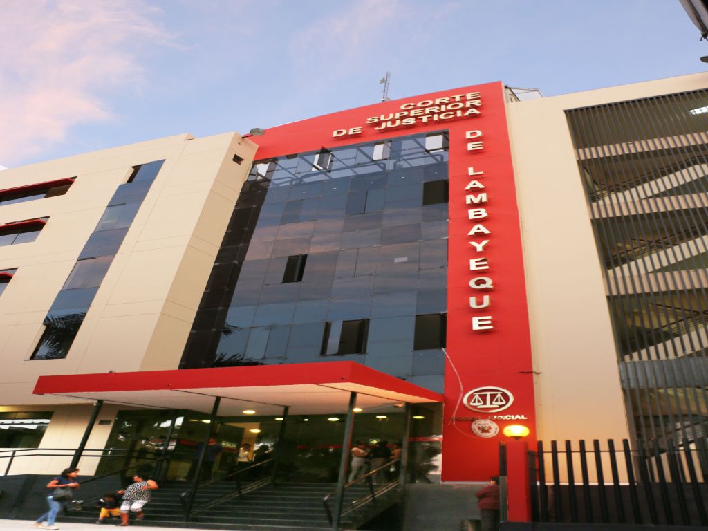 Chiclayo: policía es condenado a 8 años por pedir coima