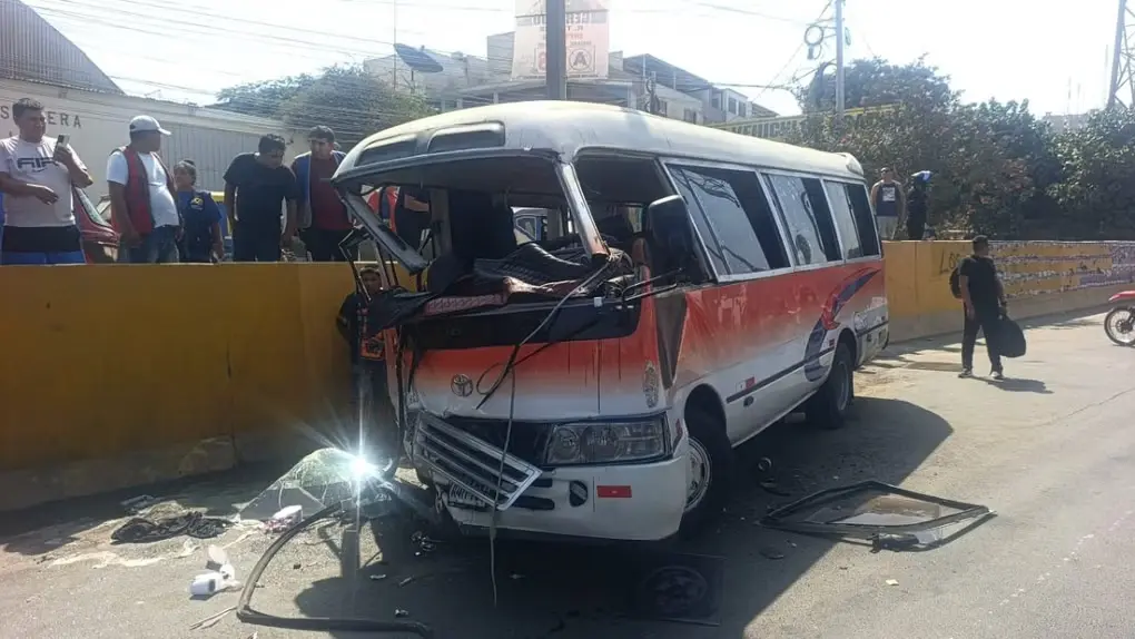 Accidente de ‘Anconero’ deja cuatro heridos