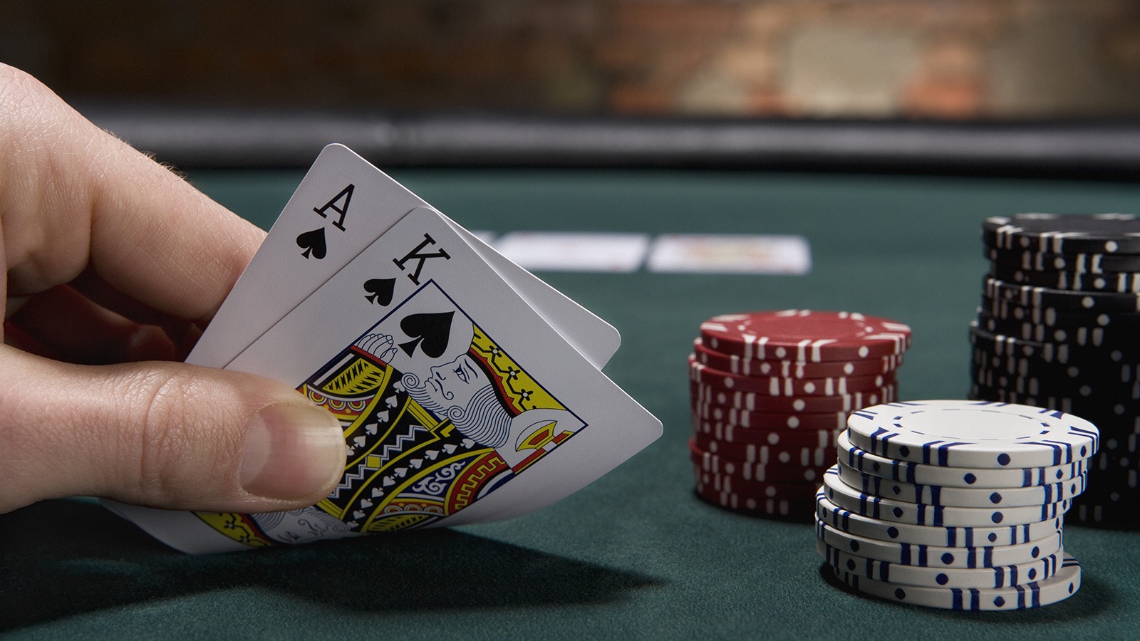 Estrategia en juegos de mesa: ¿Sigue siendo el Blackjack el juego más rentable?