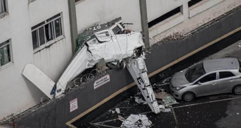 Brasil: avión ligero se estrelló contra edificio