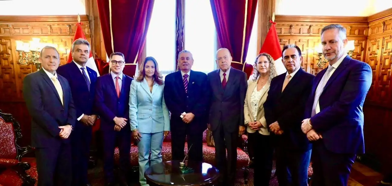 Congreso saluda a integrantes de la Asociación Internacional de Radiodifusión